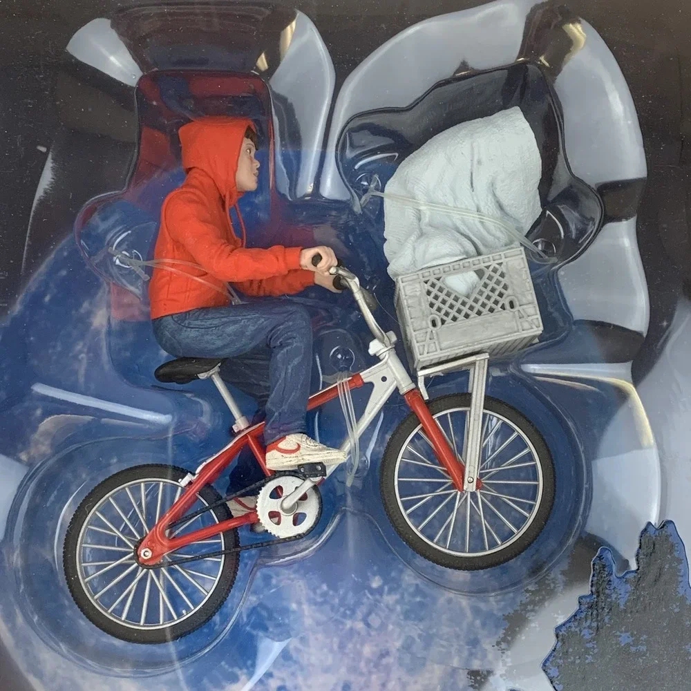 NECA E.T The‎ Extra-Terrestrial 40th Anniversary Elliott and E.T. on Bicycle Set